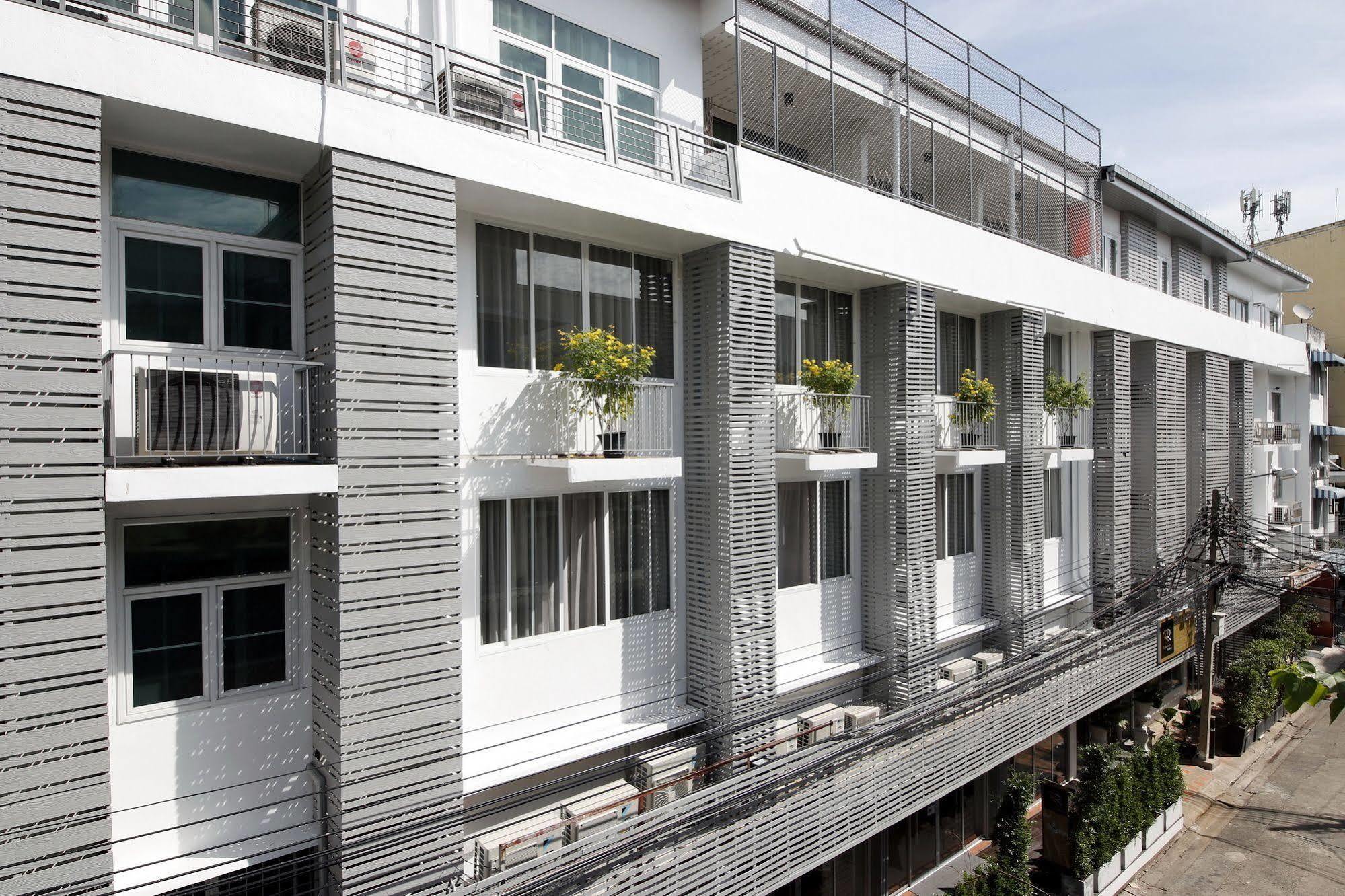 Ratchadamnoen Residence Bangkok Luaran gambar